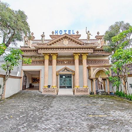 Oyo 91785 Hotel Srikandi Kalasan Tanjungtirto Экстерьер фото